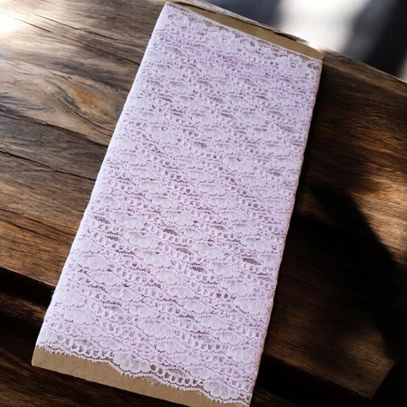 Chantilly Lace Trim - 1./1/4" Wide x 12 Yrds - Pale Lavender - Picture 1 of 6